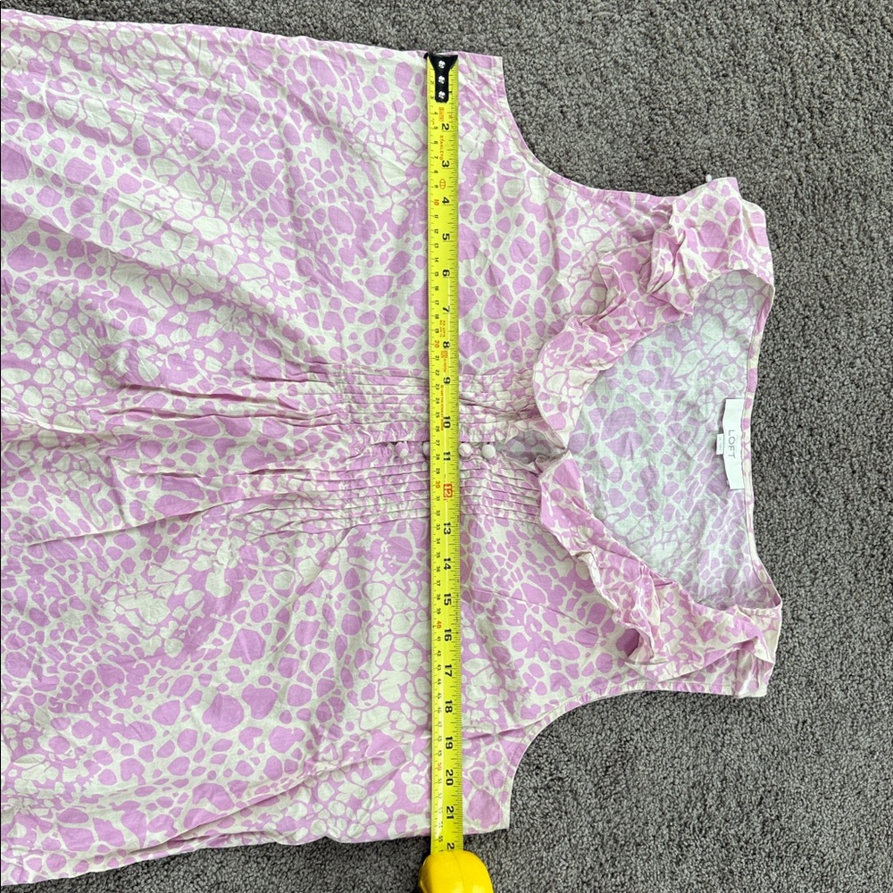 LOFT Pink and Cream Ruffled Blouse - Picture 6 of 8